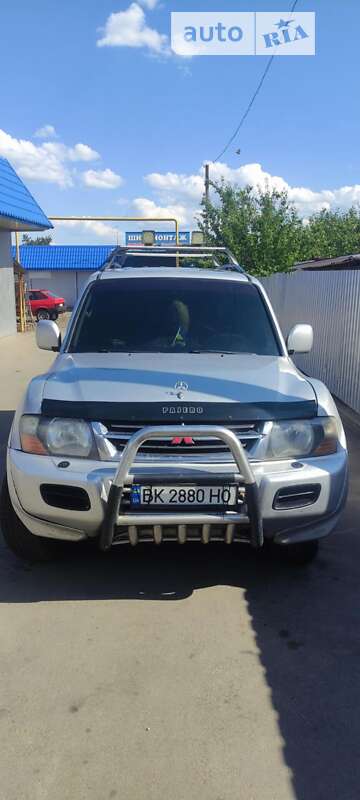 2002 mitsubishi pajero wagon