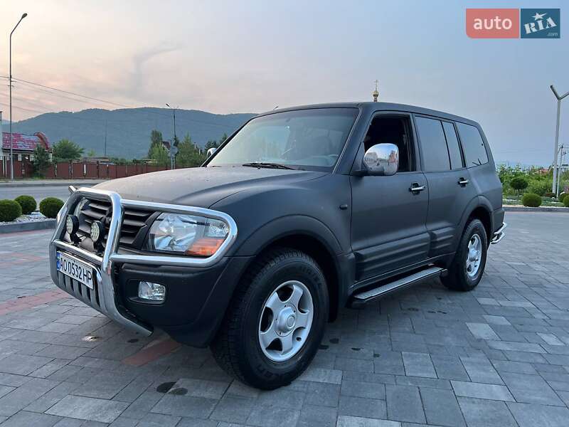 2002 mitsubishi pajero