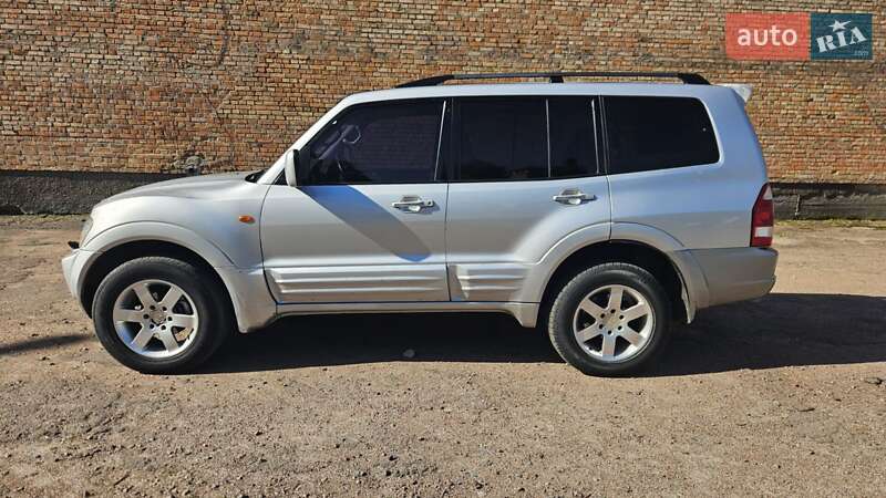 2002 mitsubishi pajero