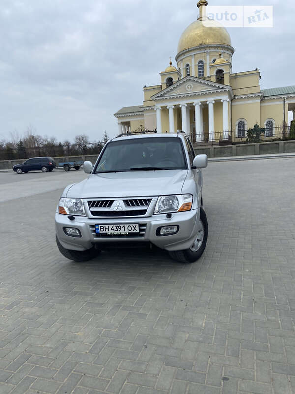 2002 mitsubishi pajero wagon