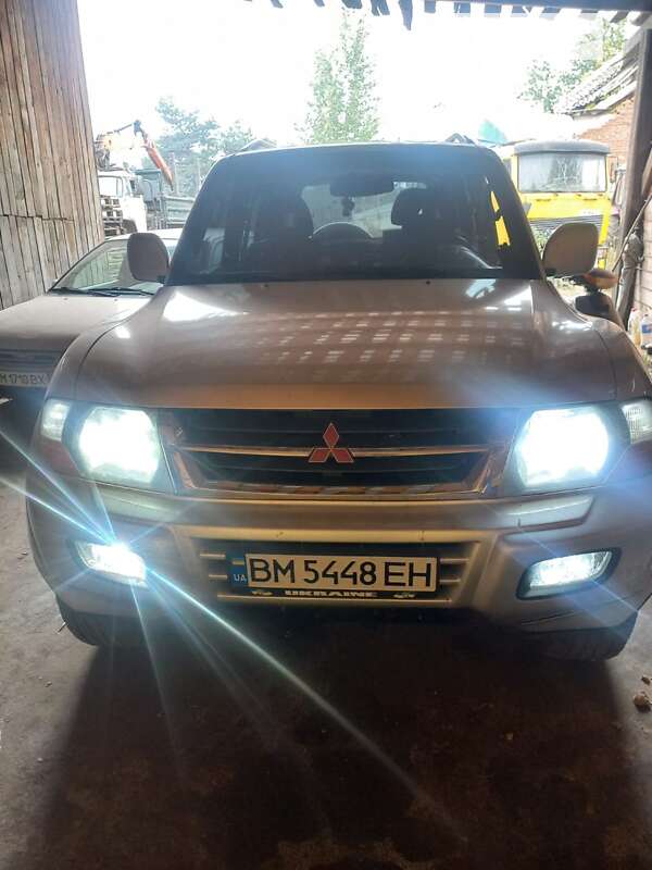 2002 mitsubishi pajero