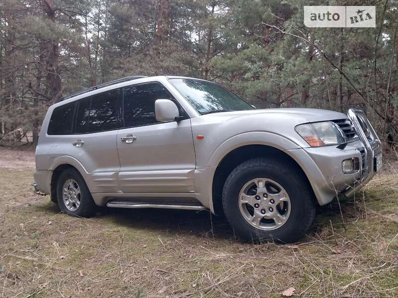 2002 mitsubishi pajero wagon