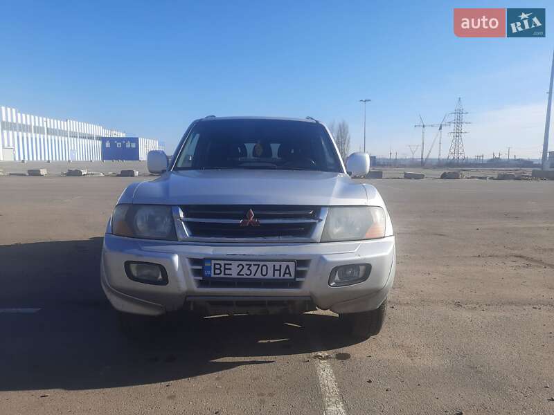 2002 mitsubishi pajero wagon