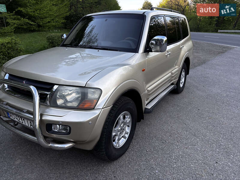 2002 mitsubishi pajero
