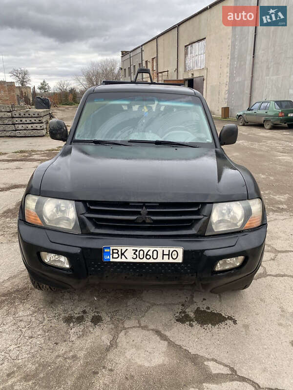 2002 mitsubishi pajero