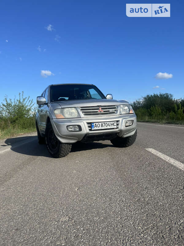 2002 mitsubishi pajero