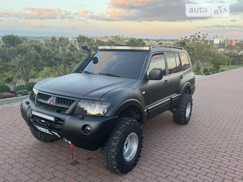 2004 mitsubishi pajero wagon