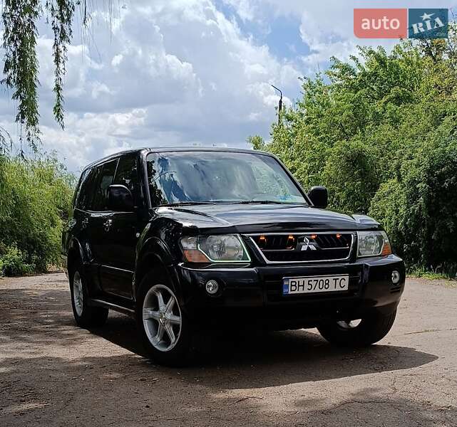 2004 mitsubishi pajero