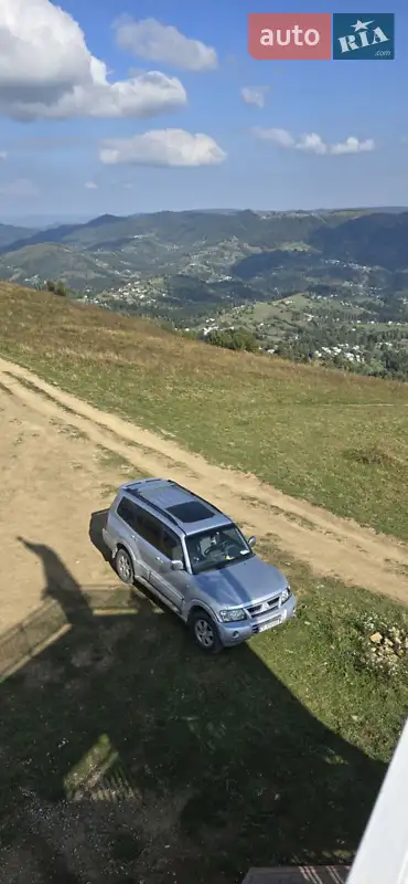 2005 mitsubishi pajero
