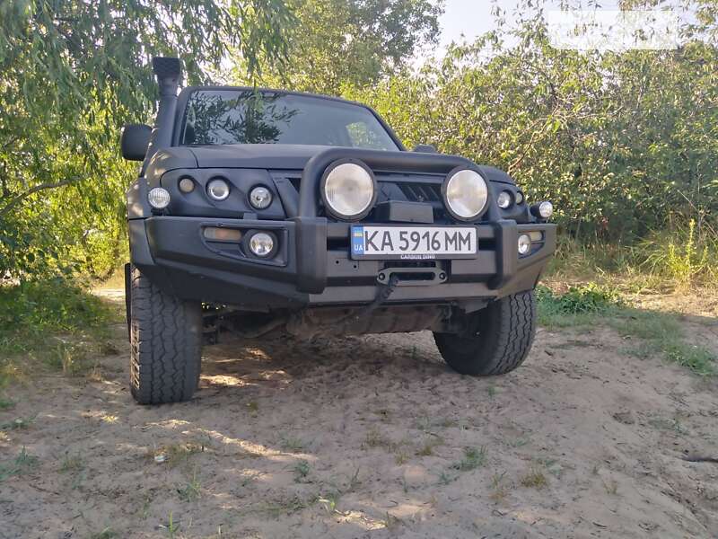 2005 mitsubishi pajero