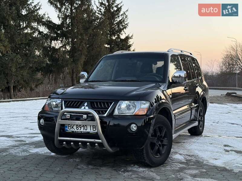 2005 mitsubishi pajero