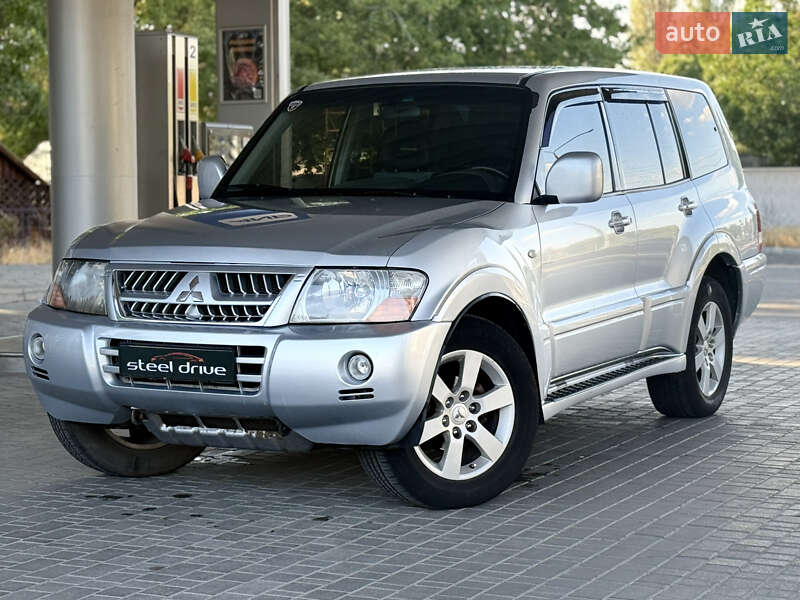 2005 mitsubishi pajero wagon