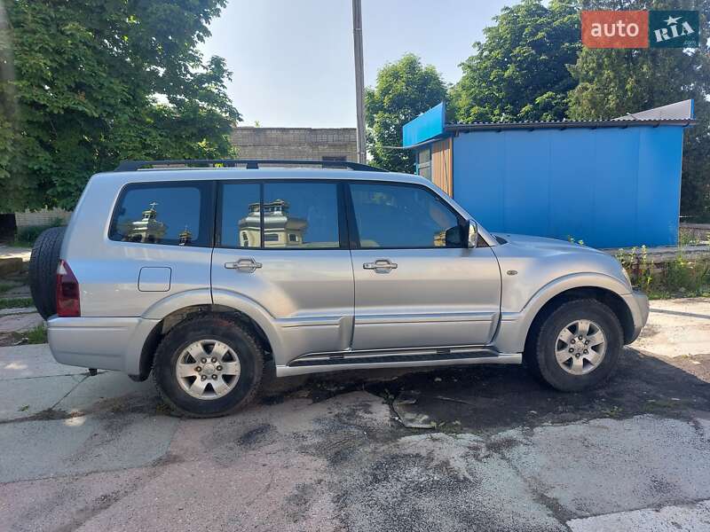 2006 mitsubishi pajero-wagon