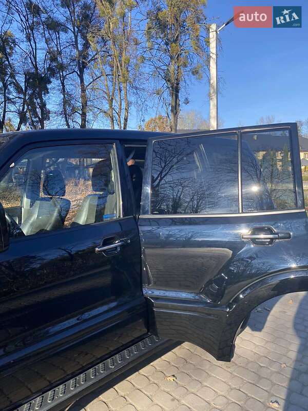 2006 mitsubishi pajero