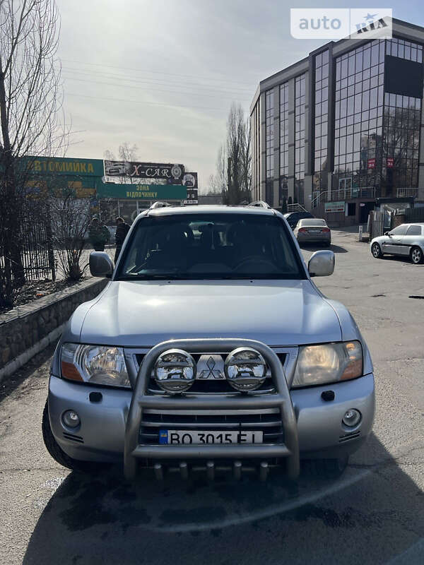 2006 mitsubishi pajero