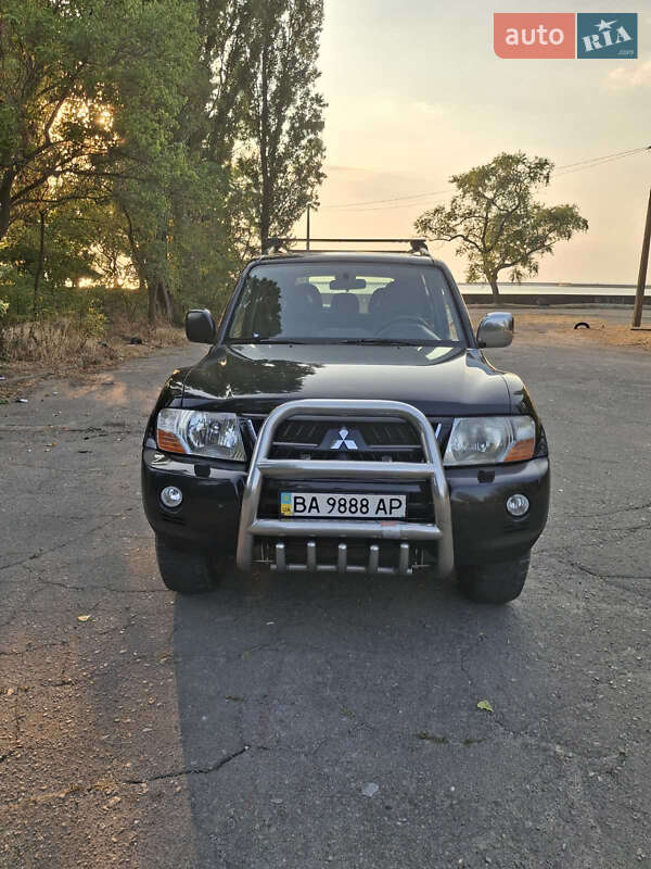 2006 mitsubishi pajero-wagon