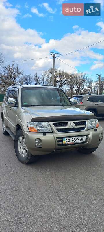 2006 mitsubishi pajero wagon