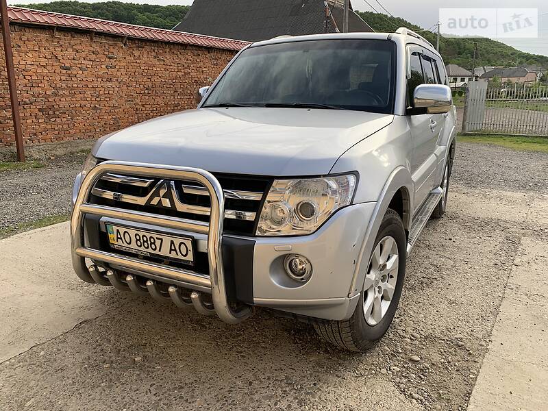 2010 mitsubishi pajero