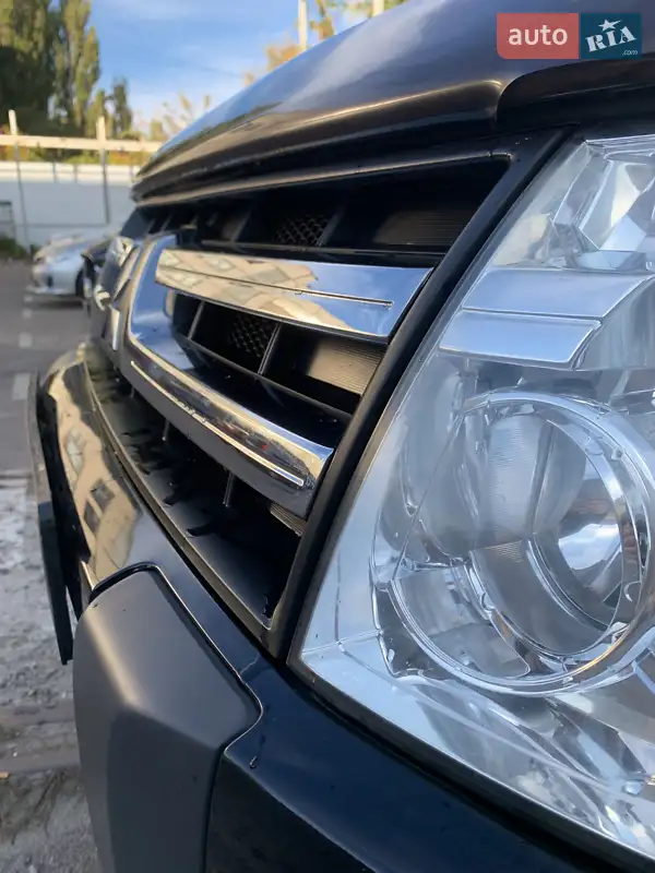 2010 mitsubishi pajero