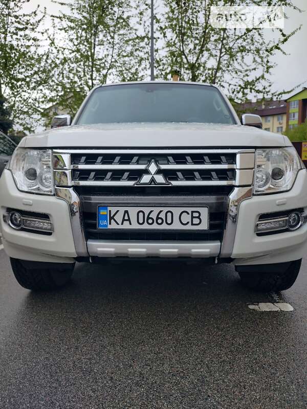 2016 mitsubishi pajero
