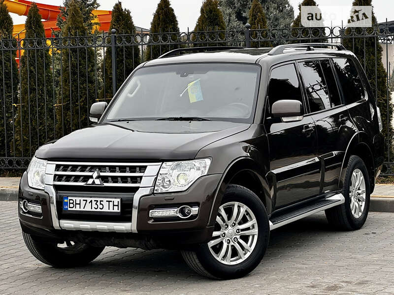 2017 mitsubishi pajero wagon