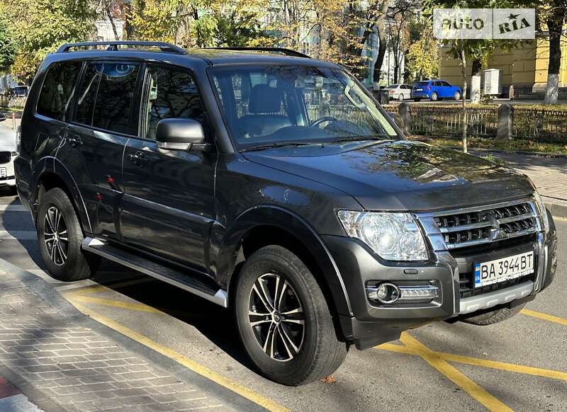 2018 mitsubishi pajero