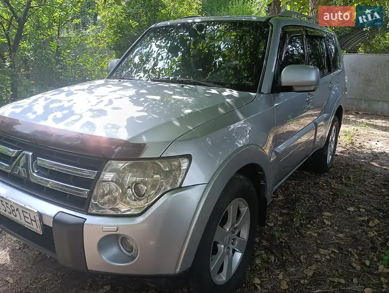 2006 mitsubishi pajero