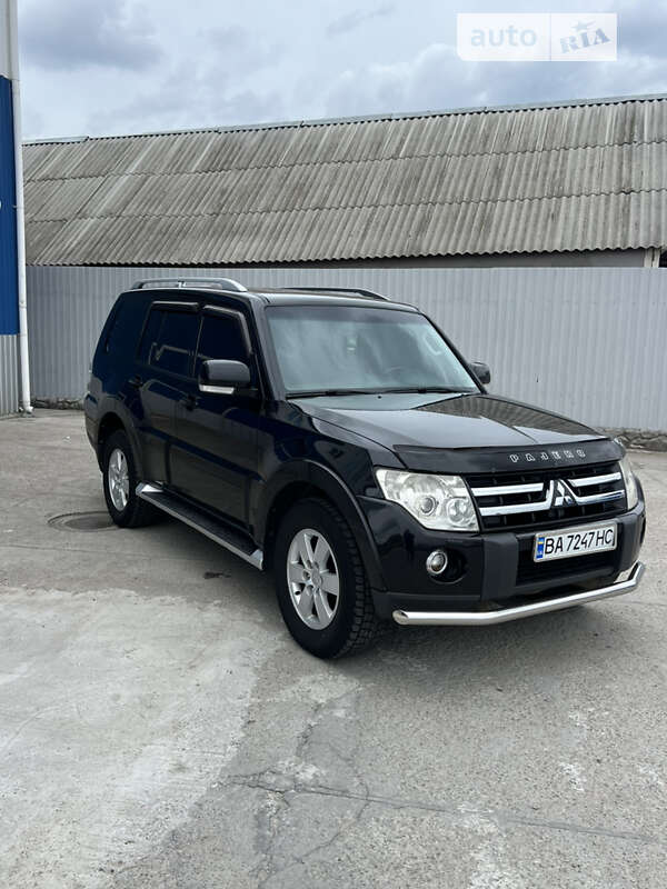 2007 mitsubishi pajero wagon