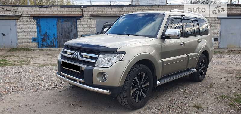 2007 mitsubishi pajero wagon