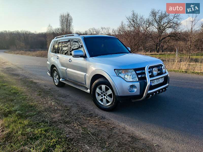 2007 mitsubishi pajero wagon