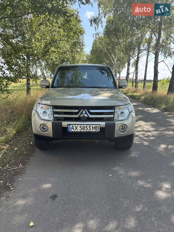 2007 mitsubishi pajero wagon