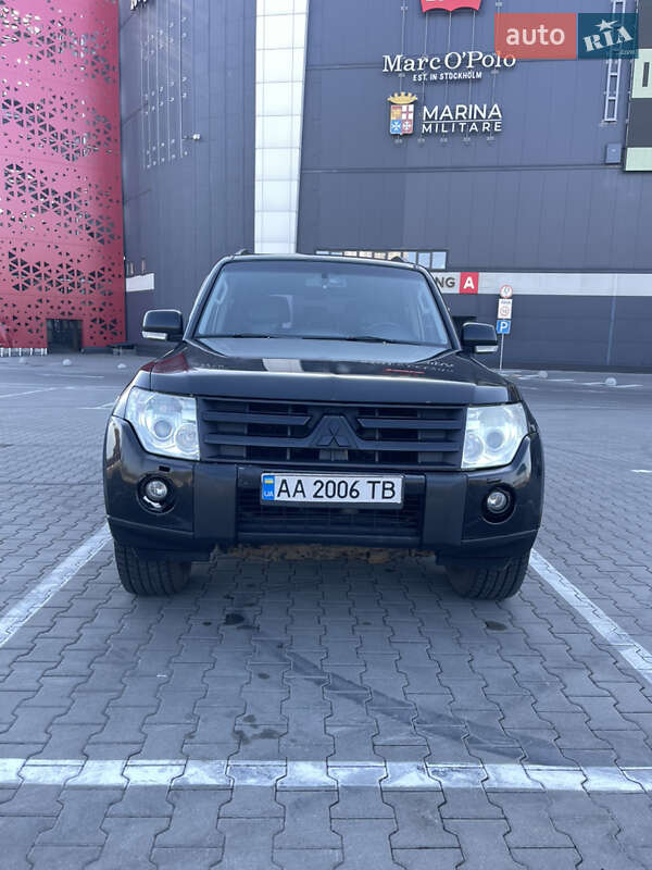 2007 mitsubishi pajero wagon