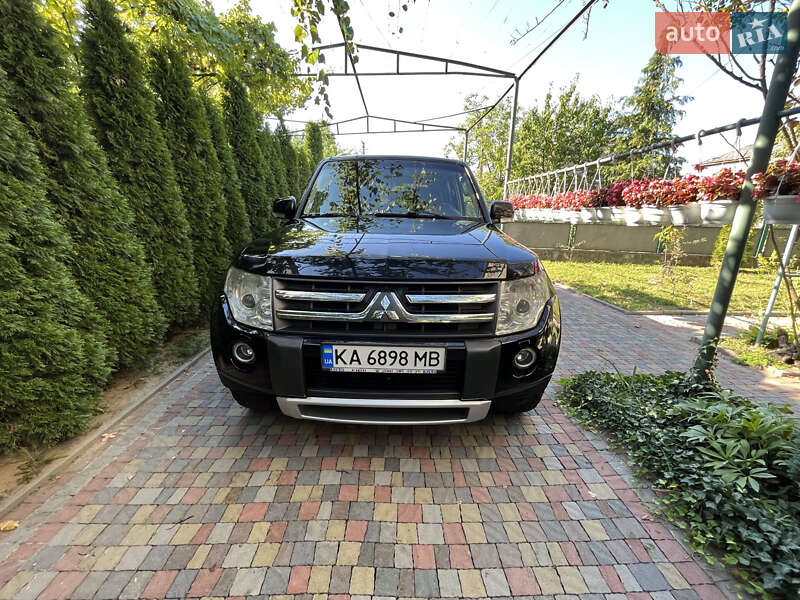 2007 mitsubishi pajero wagon
