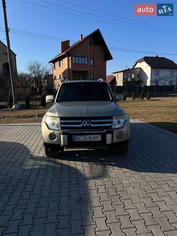 2007 mitsubishi pajero wagon