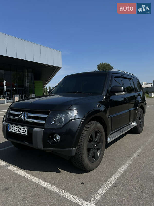 2007 mitsubishi pajero wagon