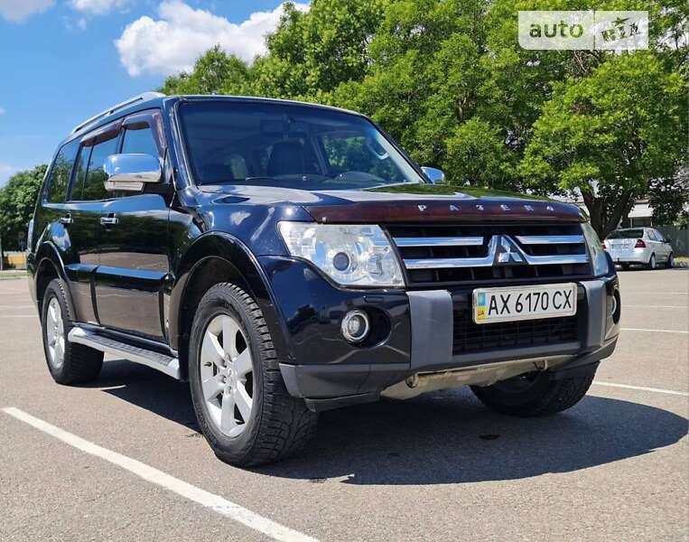 2007 mitsubishi pajero wagon