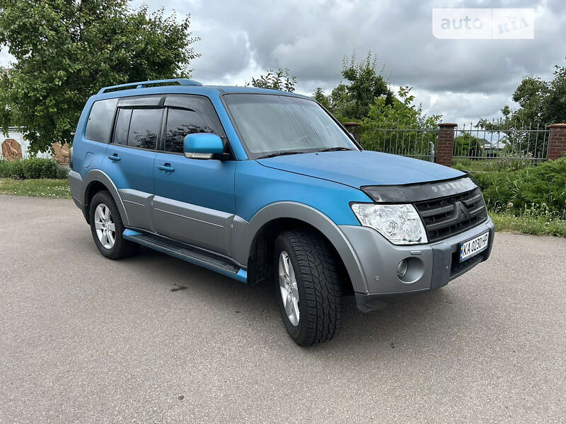 2007 mitsubishi pajero wagon