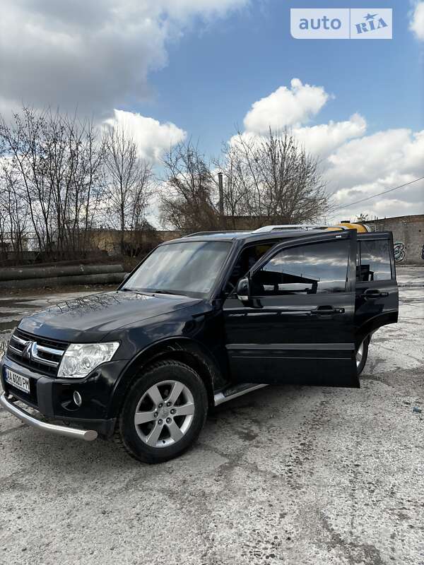 2007 mitsubishi pajero wagon