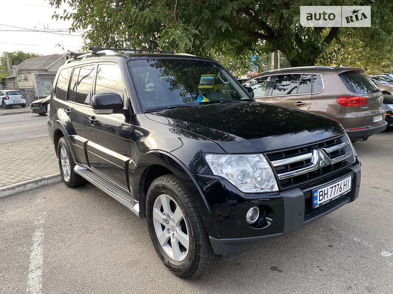 2008 mitsubishi pajero wagon