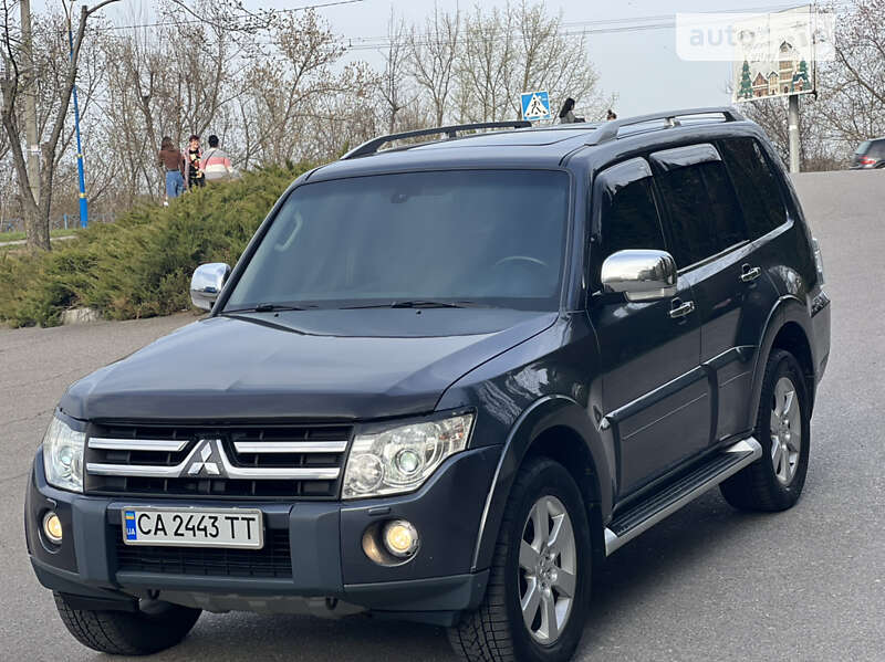 2008 mitsubishi pajero