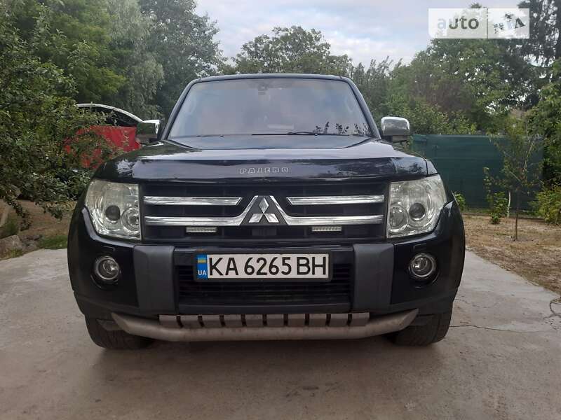 2008 mitsubishi pajero wagon