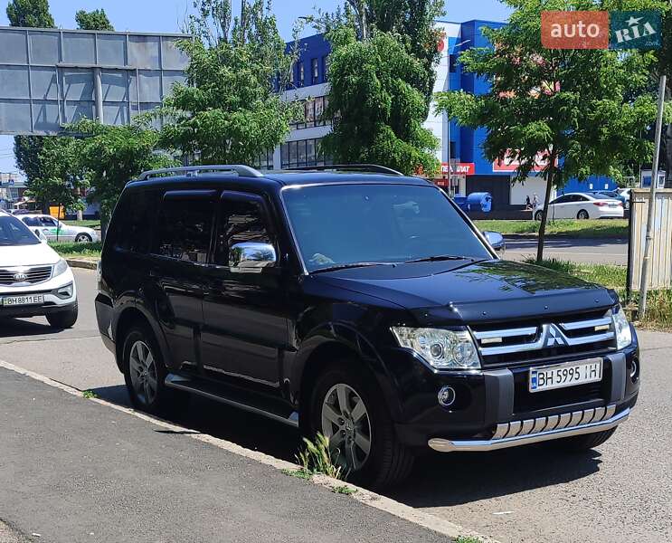 2008 mitsubishi pajero wagon