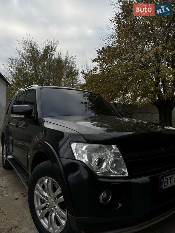 2008 mitsubishi pajero wagon