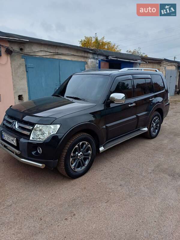 2008 mitsubishi pajero wagon