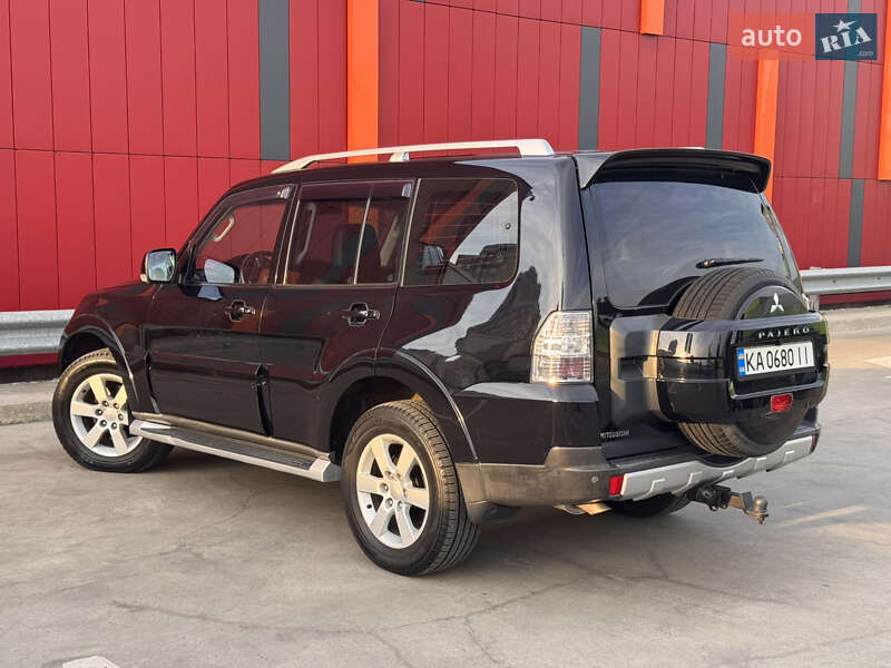 2008 mitsubishi pajero wagon