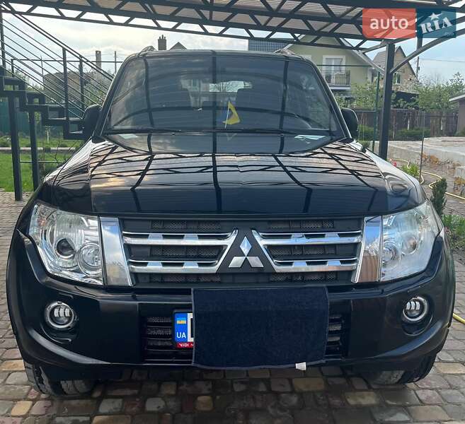 2012 mitsubishi pajero