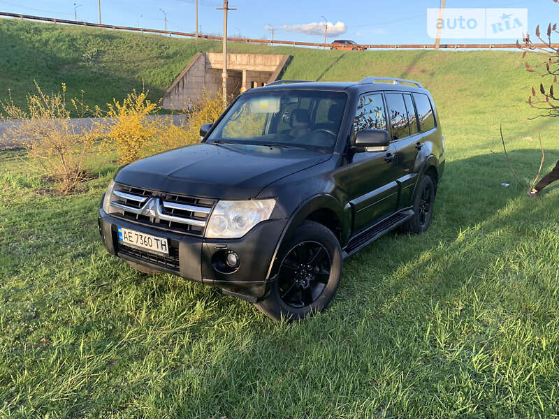 2007 mitsubishi pajero wagon