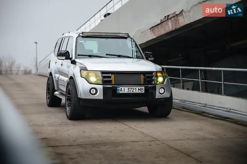 2007 mitsubishi pajero wagon