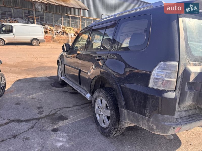 2007 mitsubishi pajero wagon