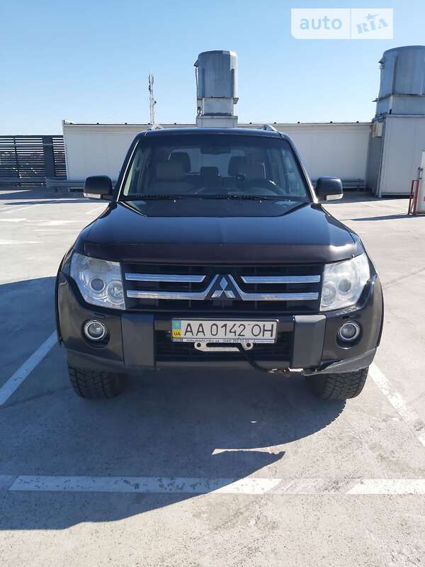 2007 mitsubishi pajero wagon
